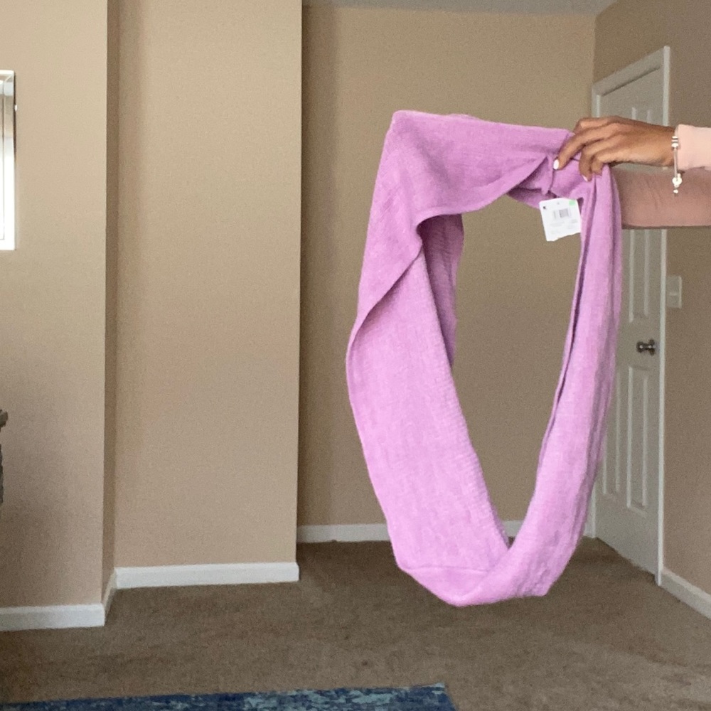 Purple infinity scarf - Picture 3 of 6